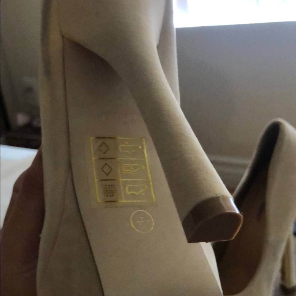 Shoes - Picture 4 of 4